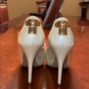 Authentic Louis Vuitton heels, creme gold size 38
